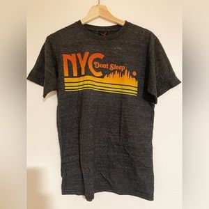NYC Don’t Sleep Tshirt Size Medium